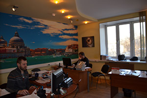 Натяжной потолок в офисе Клипсо Юнион в Луховицах